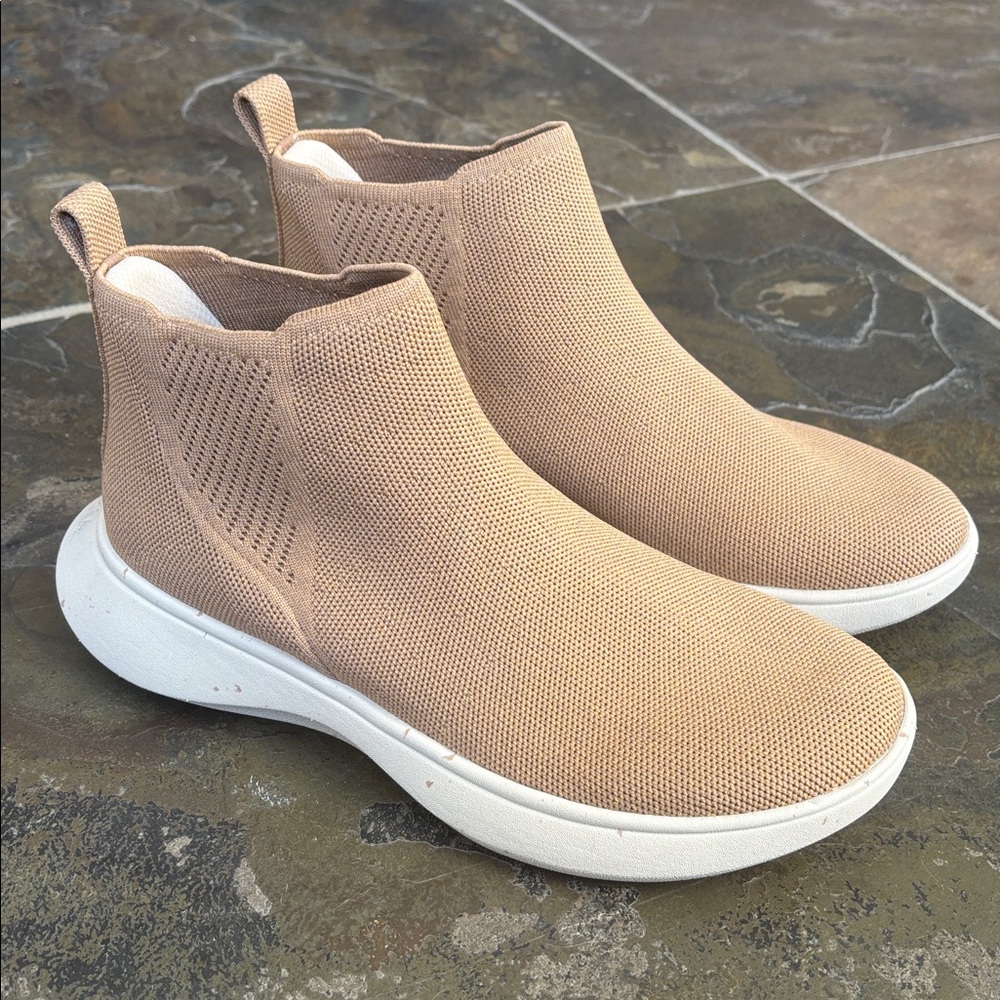 Vivaia Urban Boot - Picture 3 of 15